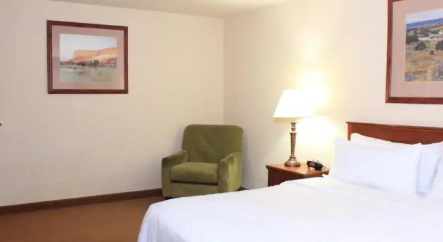 Двухместный люкс c 1 комнатой Holiday Inn Express & Suites Farmington Bloomfield by IHG
