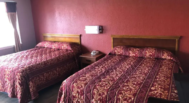Четырёхместный номер Standard Budget Inn - New Albany