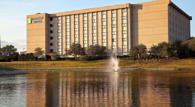 Embassy Suites by Hilton Chicago Schaumburg Woodfield, Забронировать Отель Отели Иллинойс 3 звезды, 3*