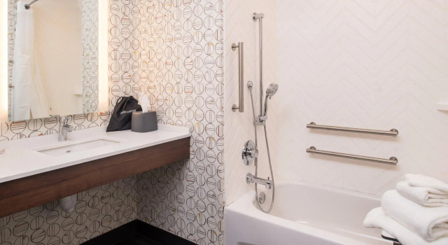 Четырёхместный номер Standard Holiday Inn Joplin by IHG