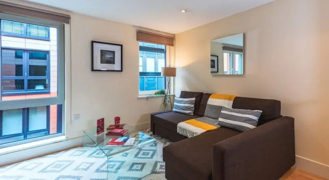 1 Bed Serviced Apartment near Blackfriars, Забронировать Апартаменты/квартира Лондонский Сити Лондон, рядом с Станция метро Blackfriars