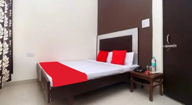 Номер Deluxe Goroomgo Blessing Inn Jalandhar