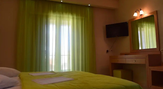 Семейный номер Standard с балконом Evia Hotel & Suites