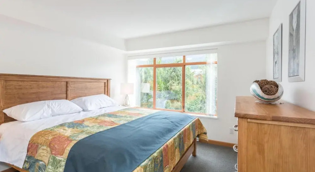 Bright and Clean, Walk Everywhere, Shared Pool and Hot Tub