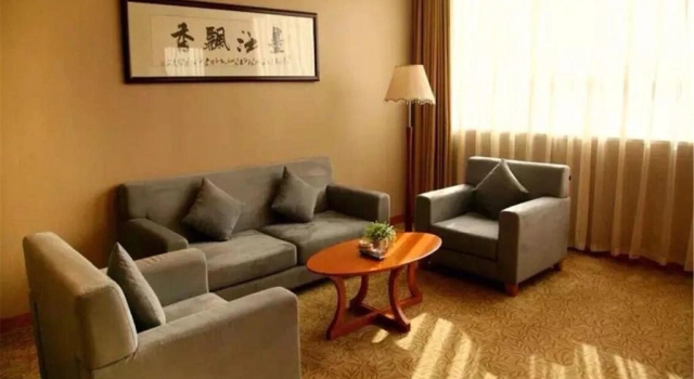 Люкс Business Dalian Bolt Hotel