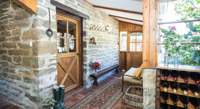 Grand Cru Estate Homestead, Book Hotel  