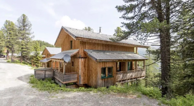 FH #30 mit IR-Sauna & Sprudelbad innen