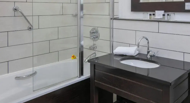 Двухместный номер Superior с балконом Fenwick Street Hotel by EPIC, Central Rooms Near Waterfront & Liverpool ONE