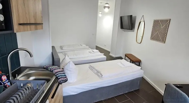 Трёхместная студия Apartmenthotel Sleep INN