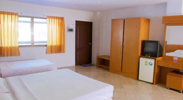 Трёхместный номер Superior Sichang Shine Khao Resort