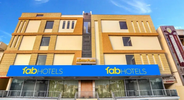 FabHotel Aqueens, Забронировать Отель Отели штата Раджастхана с бассейном, Бассейн