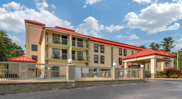 Comfort Inn Biltmore West, Забронировать Отель Ашвилл Аппалачи, рядом с Bob Lewis Ballpark