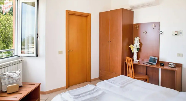 Номер Deluxe Hotel Tritone