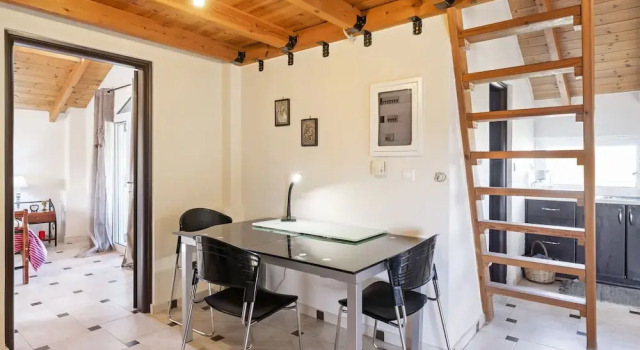Pleasant Holiday Home in Chalcis With Garden, Book Vacation Home Drosia Drosia