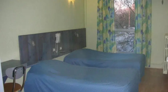 Hostellerie Le Mirabeau, Rezerwuj Hotel Hotele w Cadarache z parkingiem, Parking