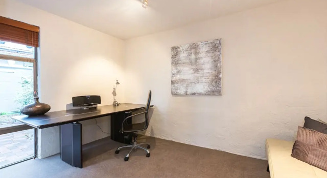 Como Mezzanine Retreat, Book Hotel Como South Perth