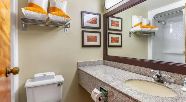 Четырёхместный люкс Comfort Inn Quantico