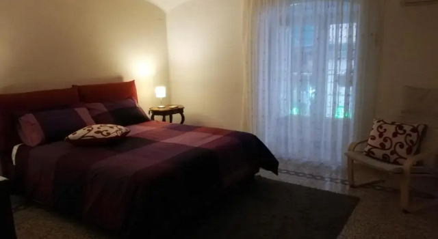Residenza Don Carlo, Забронировать Отель Отели Неаполя с парковкой, рядом с Кафедральный собор Неаполя, Парковка