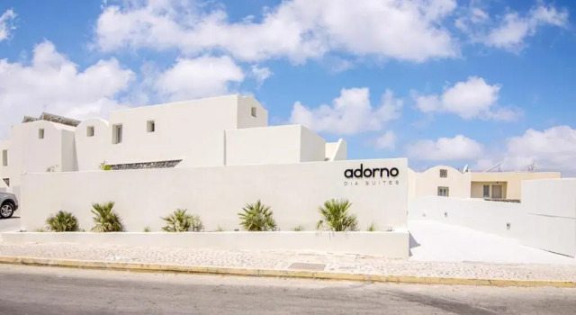 Adorno Oia