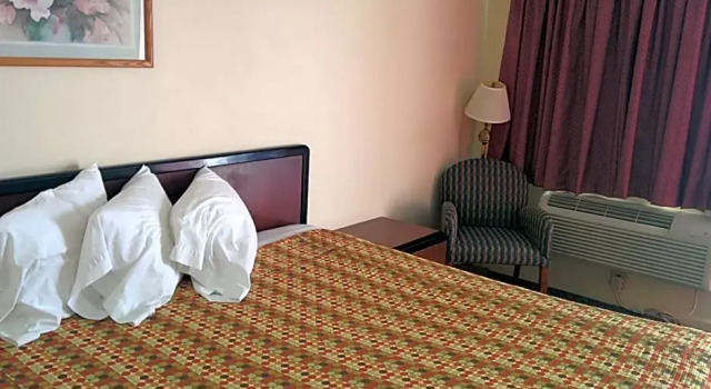 Двухместный номер Standard Economy Inn Toledo-Perrysburg