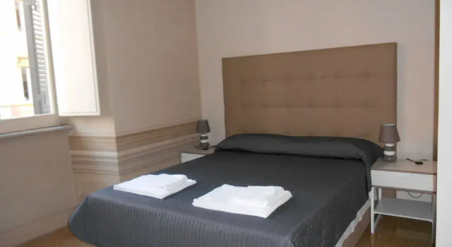 Azzurra Guest House, Забронировать Гостевой дом Рионе Монти Рим, рядом с Посольство США в Риме