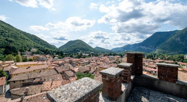 Bella Alda Beautiful Como Castle Penthouse, Book Lejlighed Lejligheder i Canzo, Lejlighed