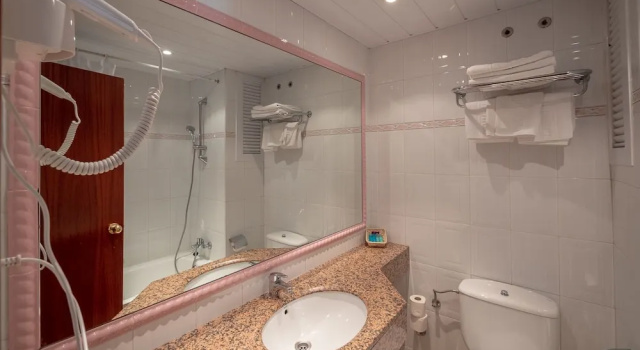 Трёхместный номер Standard Hostal Gallet
