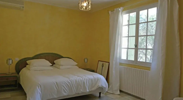 Elegant Mansion in Provence, Забронировать Отель Бокер ViaRhona