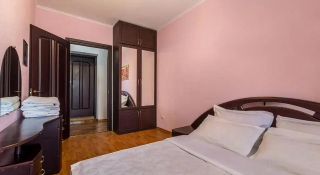 Lux 3-bedroom Most City area, Book Hotel Dnepropetrovsk Dnipropetrovsk Region