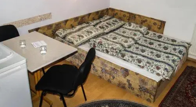 Czinger Vendégszobák, Book Hotel Hoteller i Western Transdanubia med parkering, Parkering