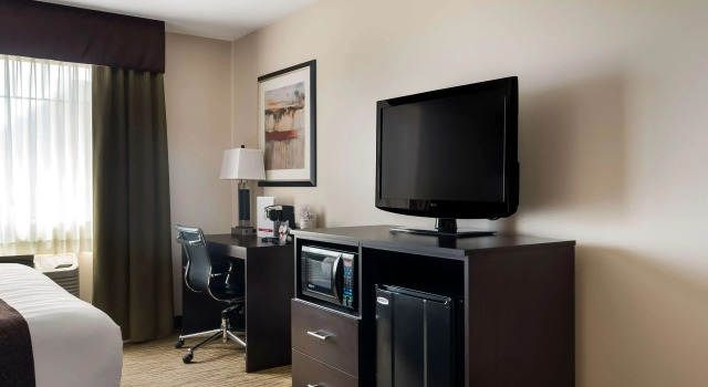 Четырёхместный номер Standard Best Western Plus Landmark Hotel