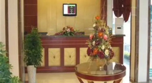 GreenTree Inn Guannan Renmin West Road Hotel, Prenota Hotel Hotel a Jiangsu con parcheggio, Parcheggio