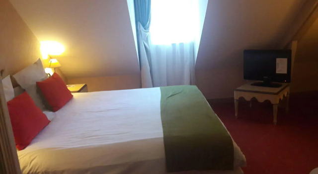 Logis Hostellerie des Clos, Rezervasyon Otel Chablis otoparklı oteller, Otopark