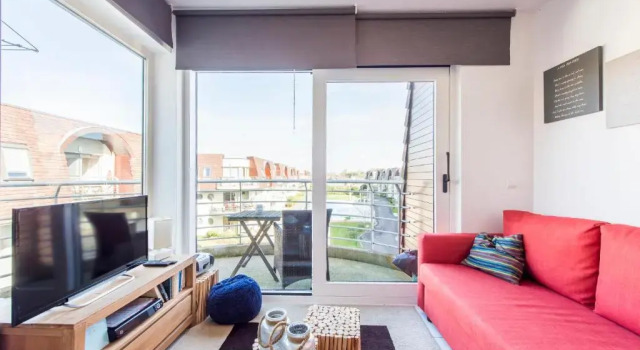 Апартаменты c 1 комнатой Modern Apartment with Terrace & public Pool