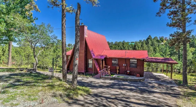 Коттедж с 3 комнатами с балконом Charming Alto Hideaway < 14 Mi to Ski Apache!