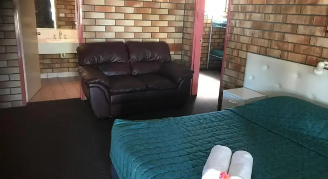 Люкс Deluxe Miles Outback Motel