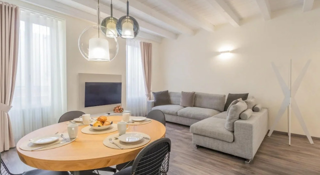Modern Stylish Apartment in Como City, Забронировать Апартаменты/квартира Апартаменты Комо, рядом с Площадь Победы, Апартаменты/квартира