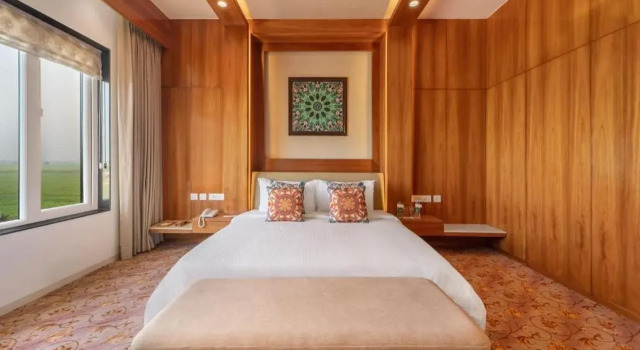 Shyama Sarovar Portico, Забронировать Отель Орай штат Уттар-Прадеш