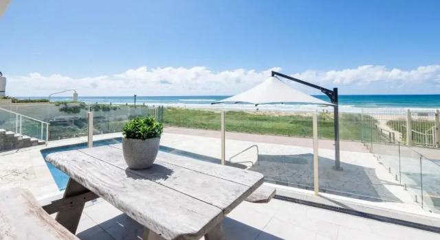 Апартаменты с 2 комнатами Viscount on the Beach