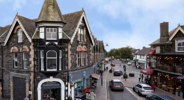 3 Bedroom - 2BR - Apartment - Central Windermere