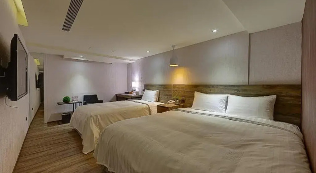 Трёхместный номер Standard Lan Kwai Fong Garden Hotel