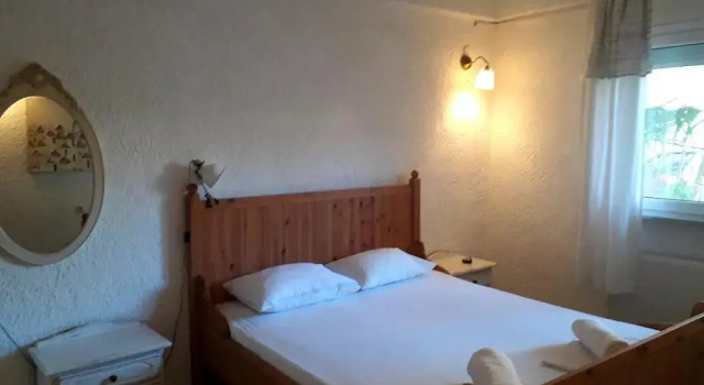 Brunis Apartments