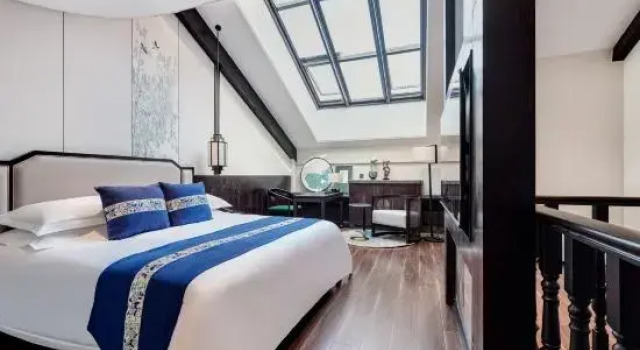 Люкс No. 8 Courtyard Homestay (Daming Lake Baotu Spring)