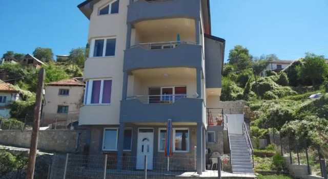 Sunset Apartments Velestovo - Ohrid, Boek Appartement Hotels in Lake Ohrid met parkeren, Parkeren
