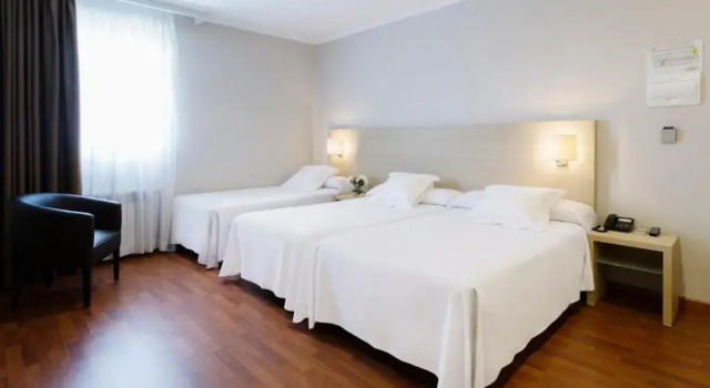 Трёхместный номер Standard Hotel Valencia
