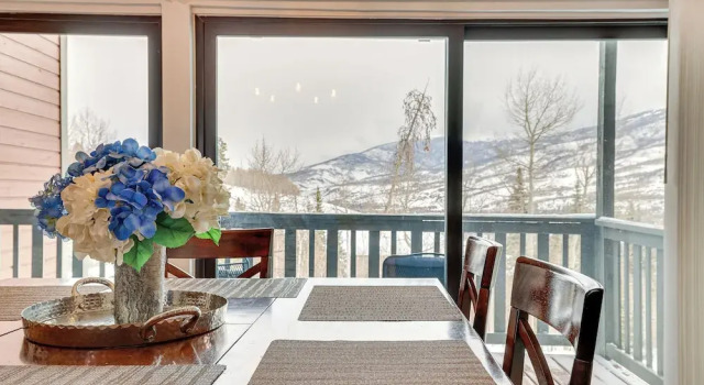 Апартаменты с 2 комнатами с балконом Ski, Shred & Tube: Mtn-view Condo in Silverthrone!