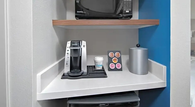 Люкс Standard Holiday Inn Express & Suites Elkhorn - Lake Geneva Area by IHG