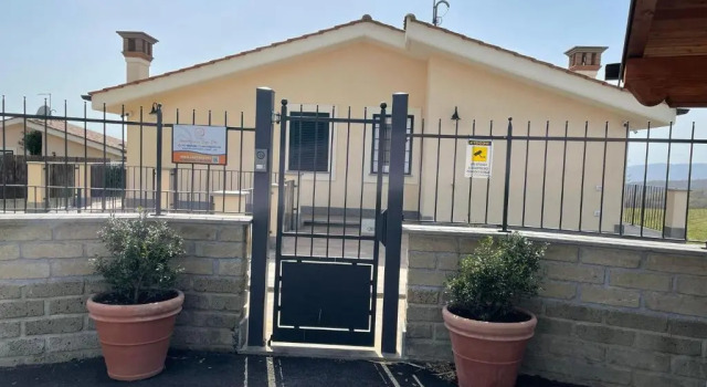 VILLA "Lago Blu" vista lago di Bracciano, con vasca idromassaggio esterna, Prenota Villa Hotel a Lazio con parcheggio, Parcheggio