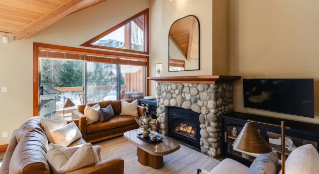 Harmony Chalet at Montebello, Book Chalet Whistler Britisk Columbia