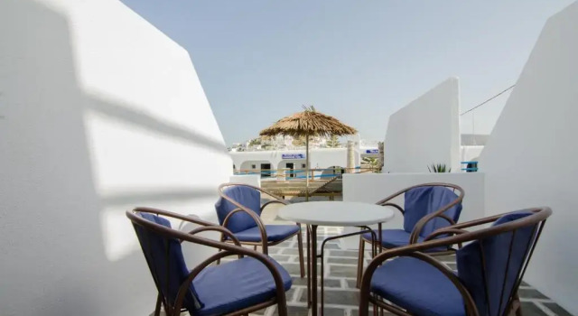 Трёхместный номер Standard George & Irene Hotel